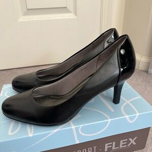 Life Stride black heels